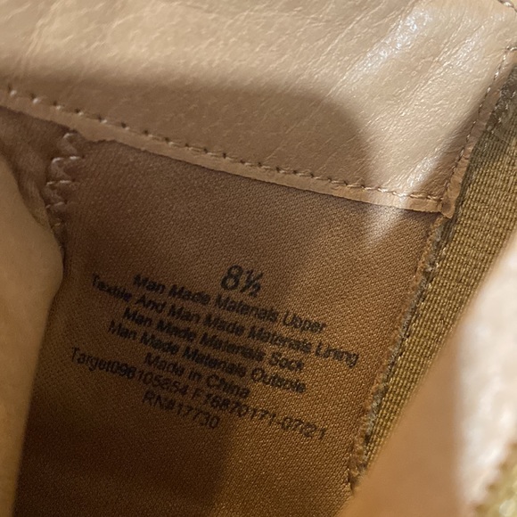 Universal Threads Short Booties - Picture 4 of 5